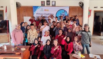 Setelah pembentukan Kelompok Disabilitas Desa (KDD) dilakukan pengukuhan secara langsung. Harapannya organisasi tersebut dapat membawa dampak baik dan mampu memfasilitasi bagi teman-teman disabilitas di Kalurahan Ngalang